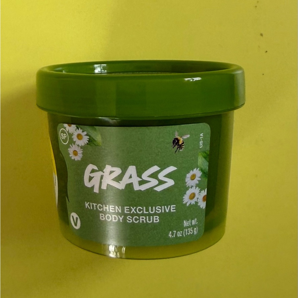 Lush Grass body scrub